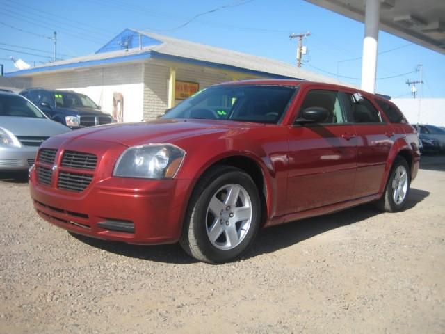 2005 Dodge Magnum S