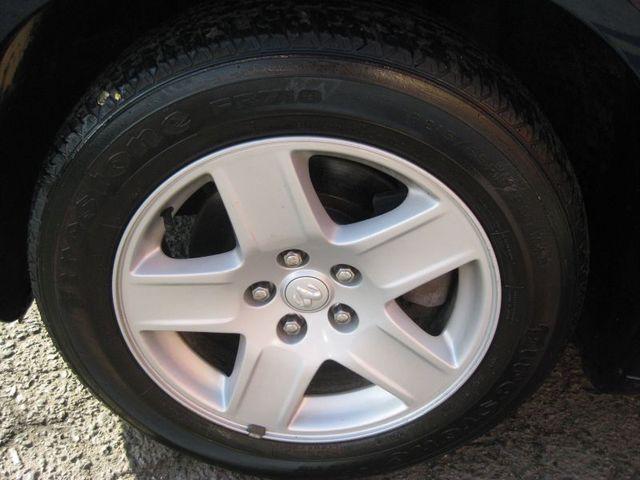 2005 Dodge Magnum 1500 135 WB Base