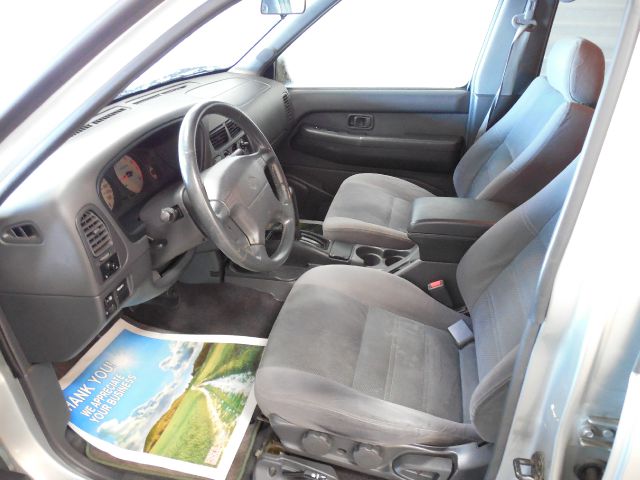 2005 Dodge Magnum SE