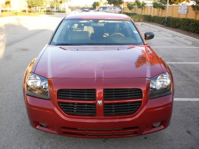 2005 Dodge Magnum S