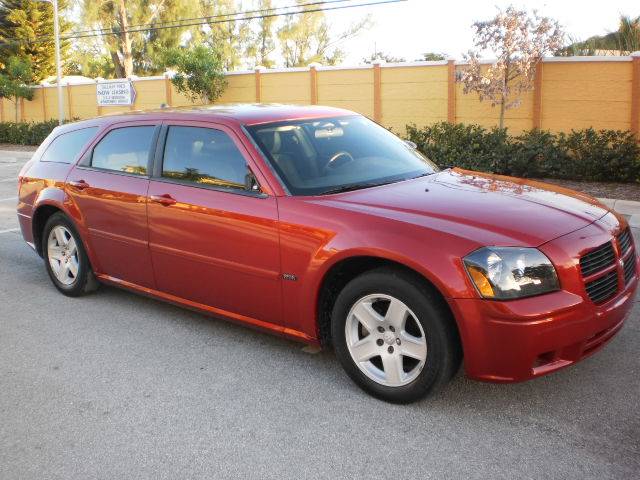 2005 Dodge Magnum S
