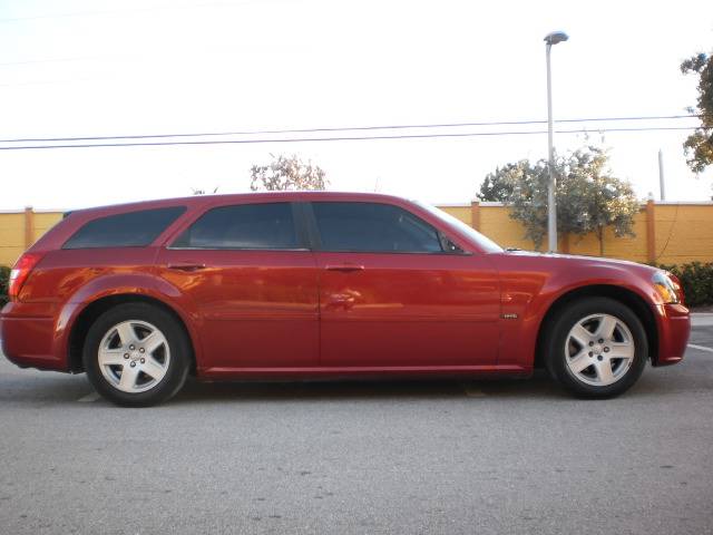 2005 Dodge Magnum S