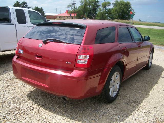 2005 Dodge Magnum S