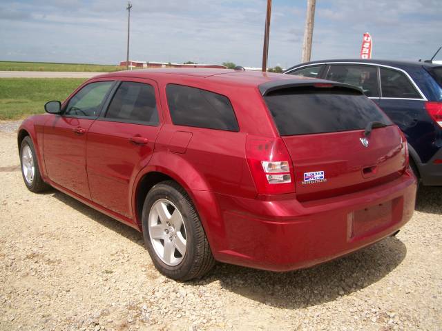 2005 Dodge Magnum S