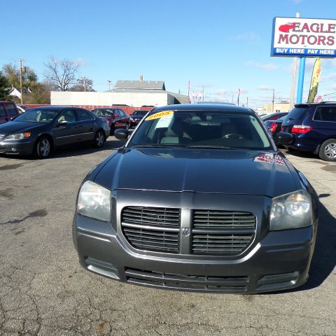 2005 Dodge Magnum S