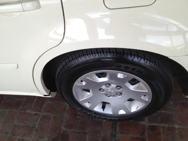 2005 Dodge Magnum SE