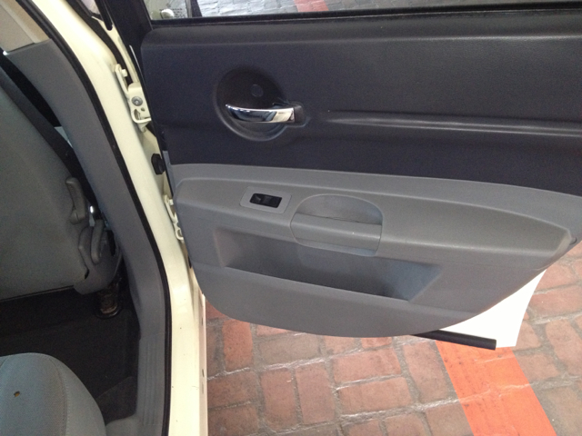 2005 Dodge Magnum SE