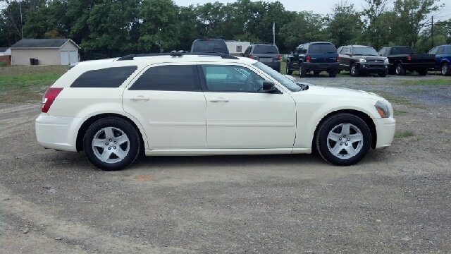 2005 Dodge Magnum S
