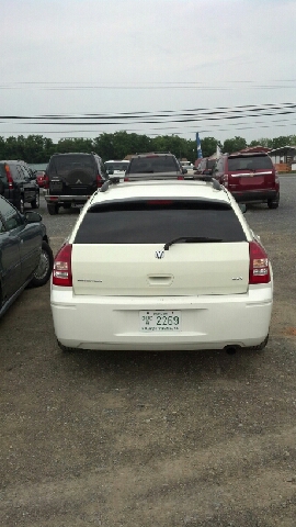 2005 Dodge Magnum S