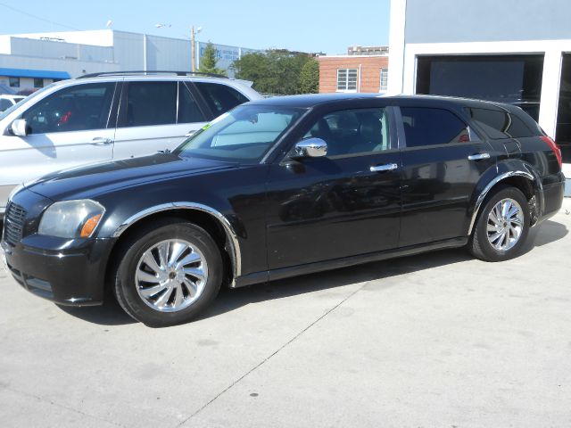 2005 Dodge Magnum S