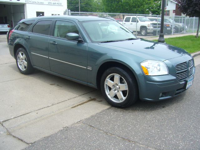 2005 Dodge Magnum 2dr Spyder Auto GS