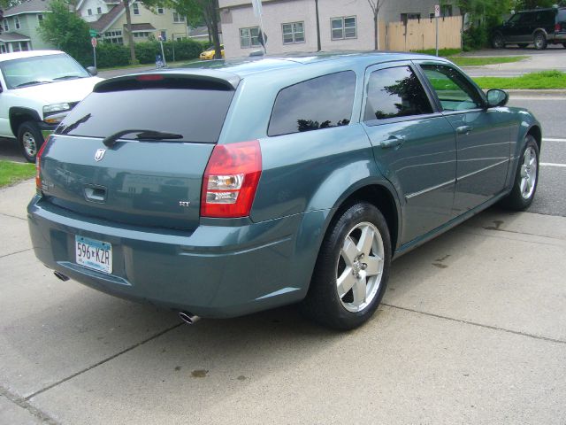 2005 Dodge Magnum 2dr Spyder Auto GS