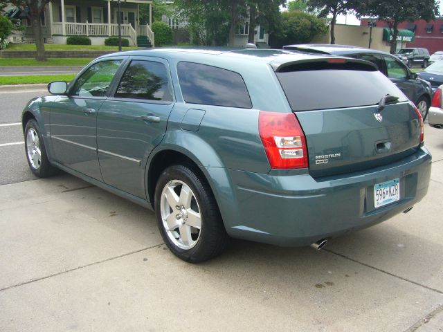 2005 Dodge Magnum 2dr Spyder Auto GS