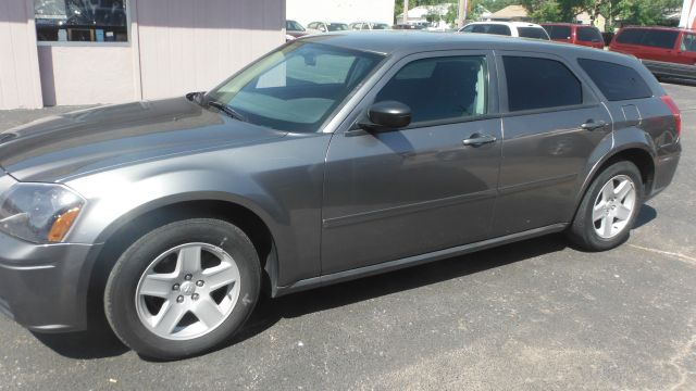 2005 Dodge Magnum S