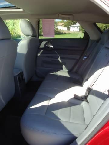 2005 Dodge Magnum SE