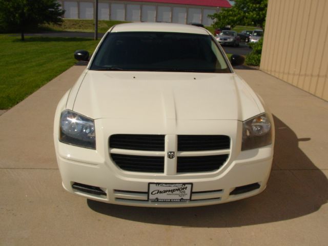 2005 Dodge Magnum S