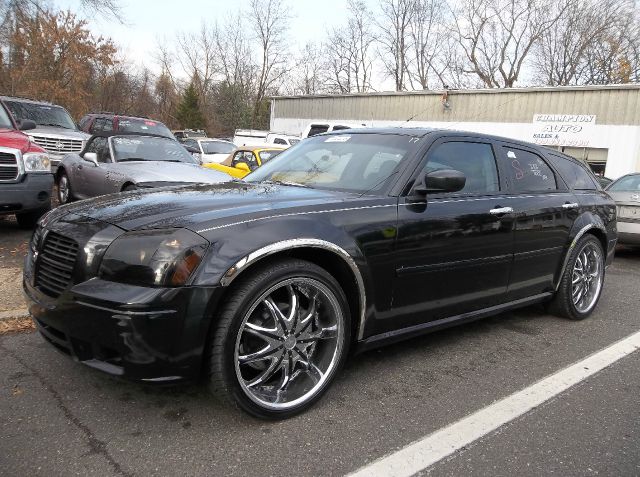 2005 Dodge Magnum S
