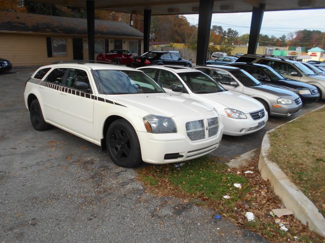 2005 Dodge Magnum S