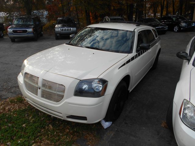 2005 Dodge Magnum S