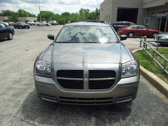 2005 Dodge Magnum S