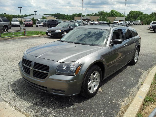 2005 Dodge Magnum S