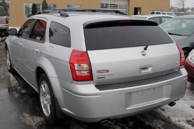 2005 Dodge Magnum 2dr Spyder Auto GS