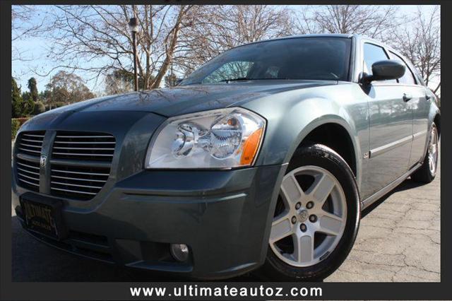 2005 Dodge Magnum S