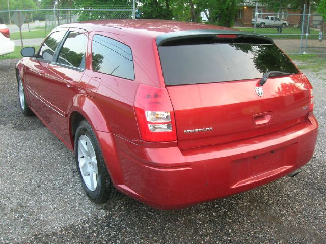 2005 Dodge Magnum S