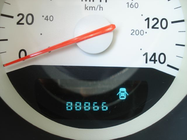 2005 Dodge Magnum SE