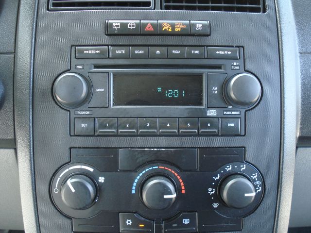 2005 Dodge Magnum SE