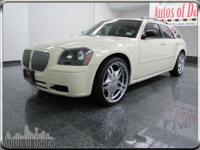 2005 Dodge Magnum SE