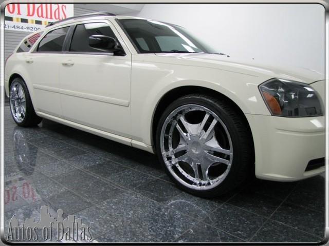2005 Dodge Magnum SE