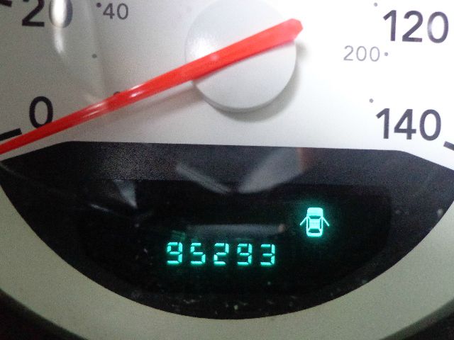 2005 Dodge Magnum SE