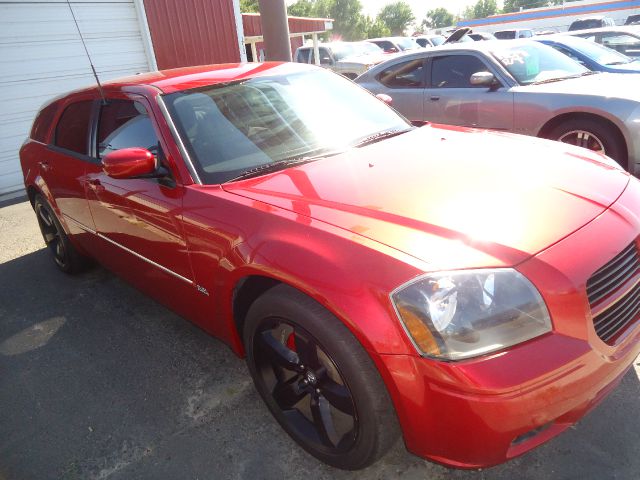 2005 Dodge Magnum S