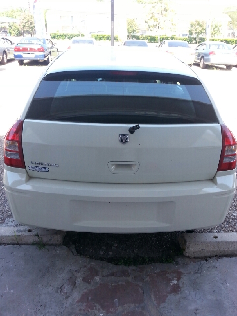 2005 Dodge Magnum SE