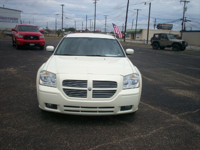 2005 Dodge Magnum S