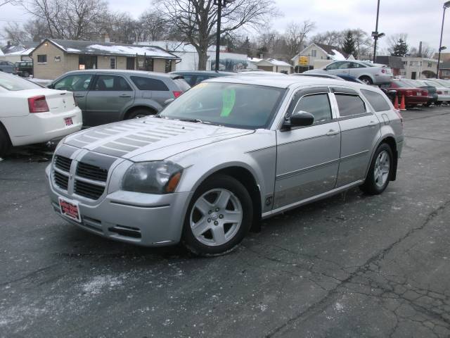 2005 Dodge Magnum S
