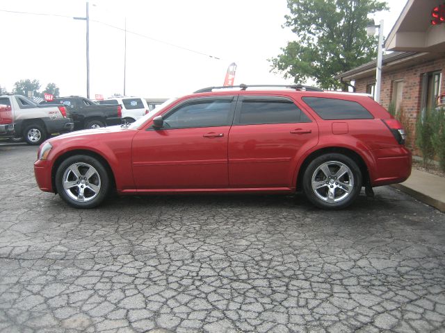 2005 Dodge Magnum S
