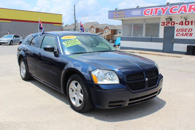 2005 Dodge Magnum S