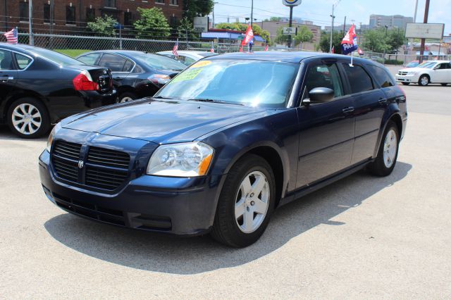 2005 Dodge Magnum S