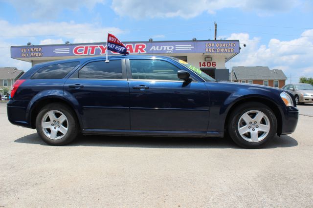 2005 Dodge Magnum S