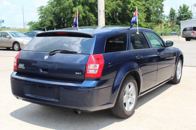 2005 Dodge Magnum S