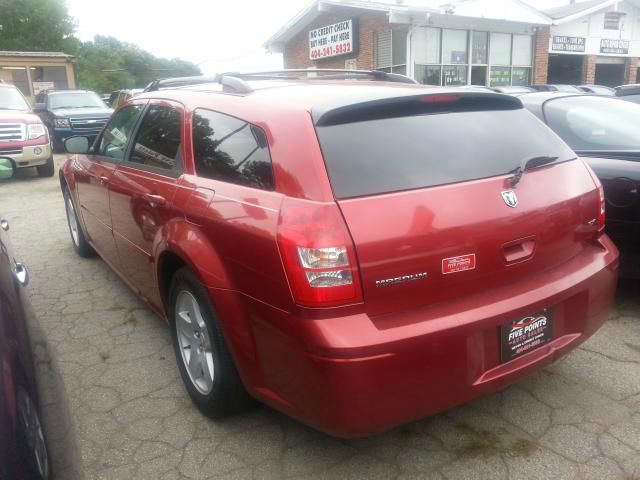 2005 Dodge Magnum S