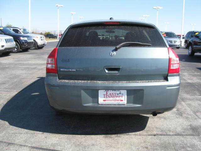 2005 Dodge Magnum Unknown