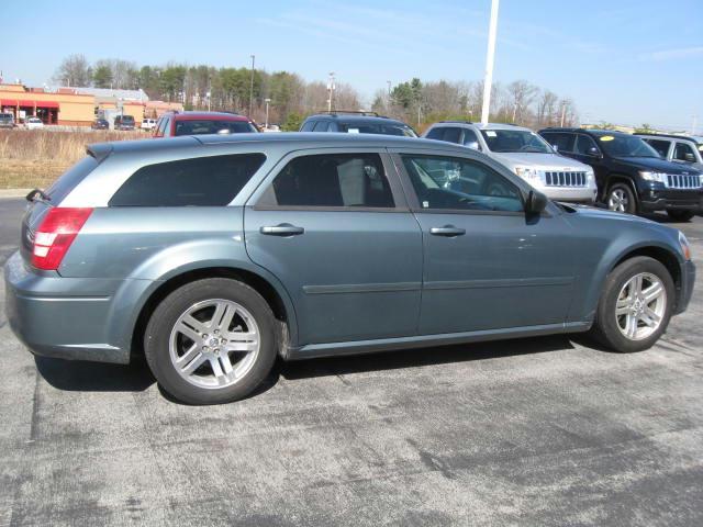 2005 Dodge Magnum Unknown