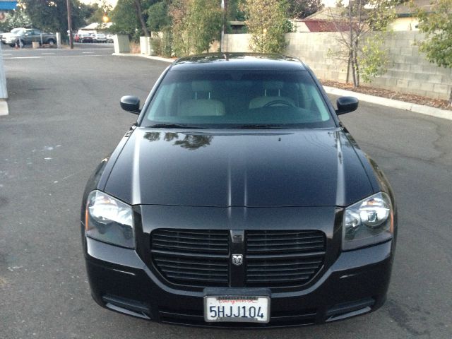 2005 Dodge Magnum S