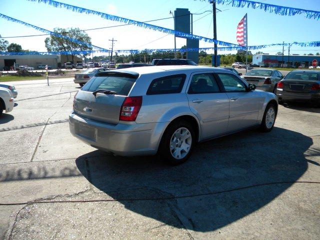 2005 Dodge Magnum Unknown