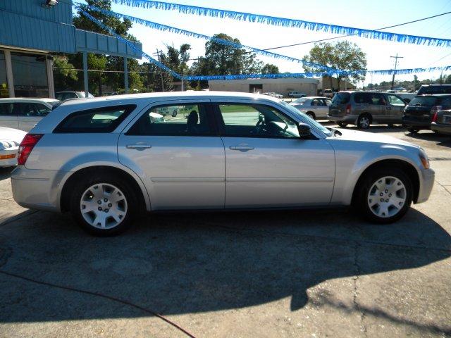 2005 Dodge Magnum Unknown