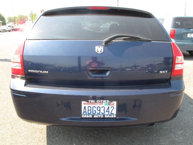 2005 Dodge Magnum S
