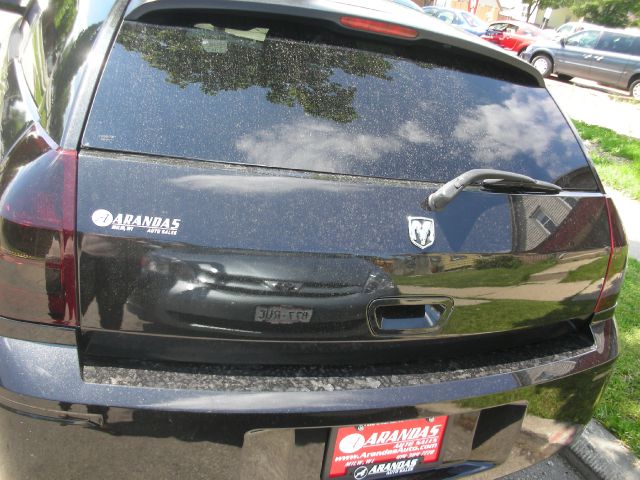 2005 Dodge Magnum SE